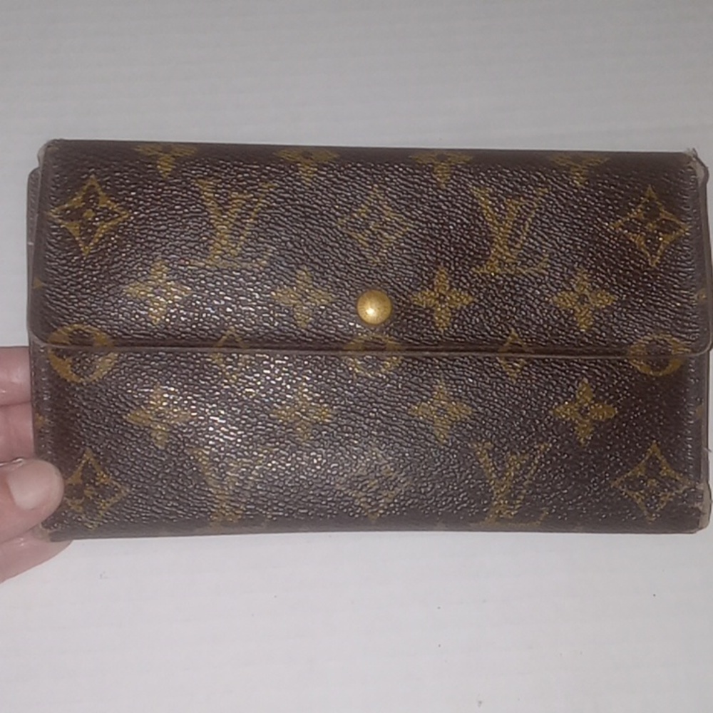 Louis Vuitton monogram tri fold long  wallet very roomy - Picture 2 of 16
